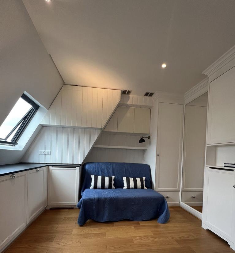 Perfect Top Floor Apt. Paris 8th