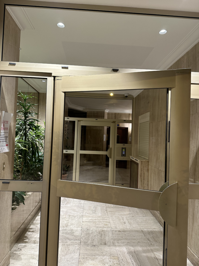 Eiffel Tower View - Stunning Apartment Paris 15th